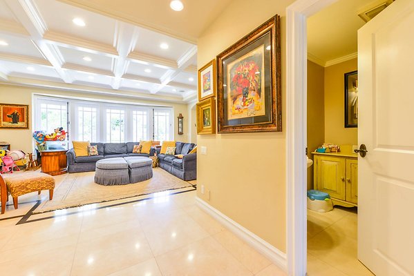 UNIVERSAL-A927-Tarzana-20