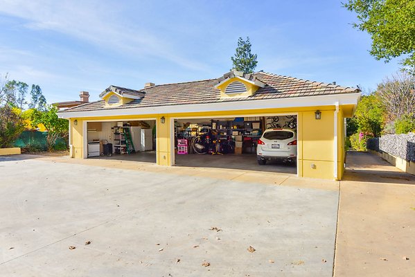 UNIVERSAL-A927-Tarzana-94 UNIVERSAL-A927-Tarzana-94