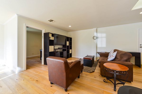 UNIVERSAL-A927-Tarzana-79 UNIVERSAL-A927-Tarzana-79