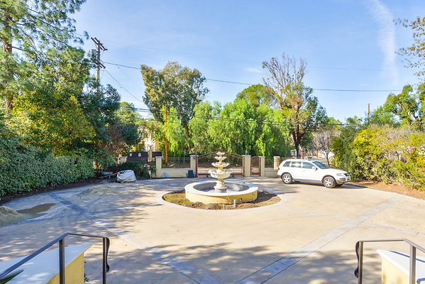 UNIVERSAL-A927-Tarzana-5