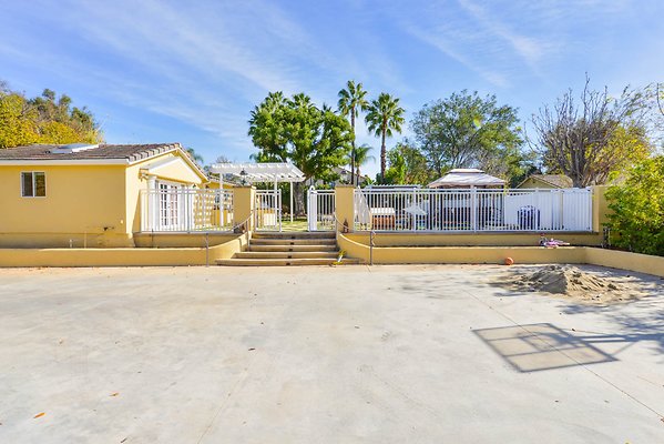 UNIVERSAL-A927-Tarzana-72 UNIVERSAL-A927-Tarzana-72