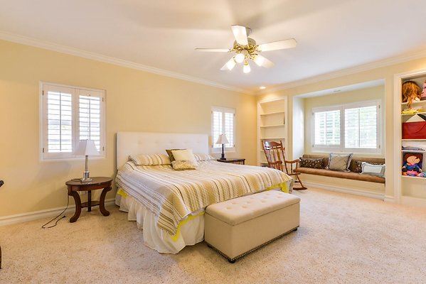 UNIVERSAL-A927-Tarzana-51