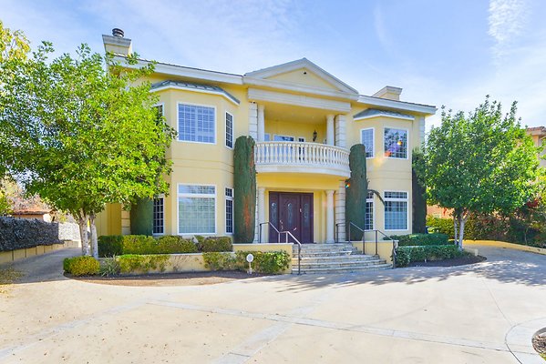 UNIVERSAL-A927-Tarzana-3