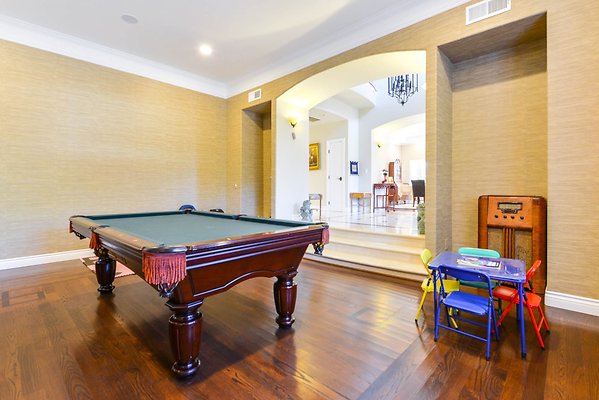 UNIVERSAL-A927-Tarzana-9