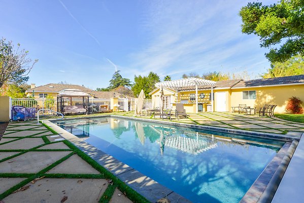 UNIVERSAL-A927-Tarzana-90 UNIVERSAL-A927-Tarzana-90