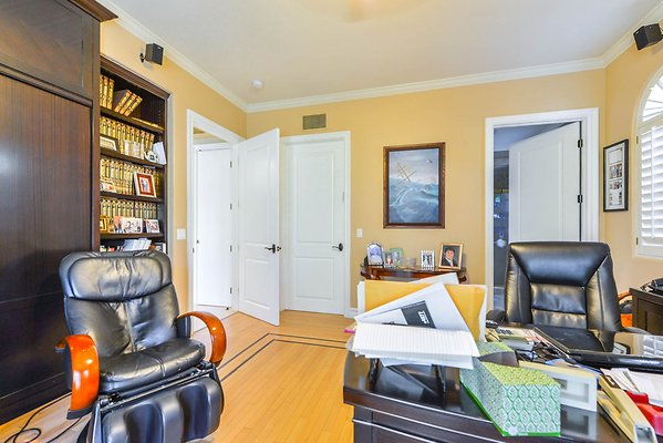 UNIVERSAL-A927-Tarzana-28