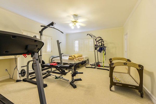 UNIVERSAL-A927-Tarzana-56