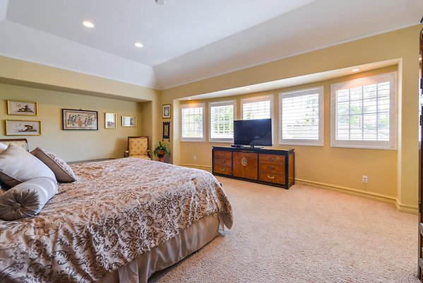 UNIVERSAL-A927-Tarzana-46