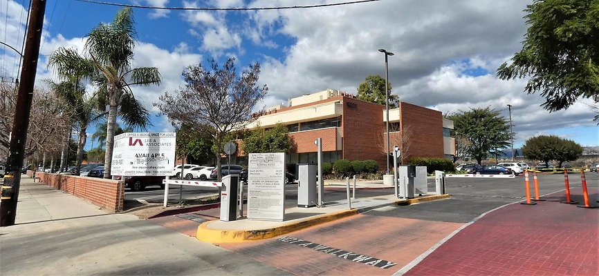 Reseda Medical Building