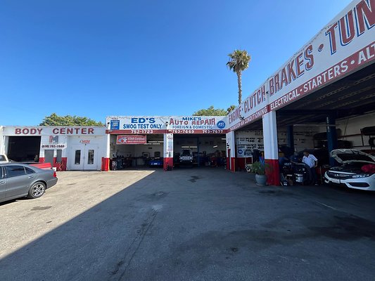 MIKES AUTO BODY noho