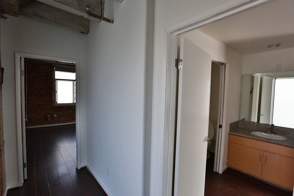 CapEquityNYCStyleDTLALofts54 CapEquityNYCStyleDTLALofts54