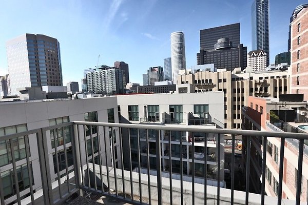 CapEquityNYCStyleDTLALofts61