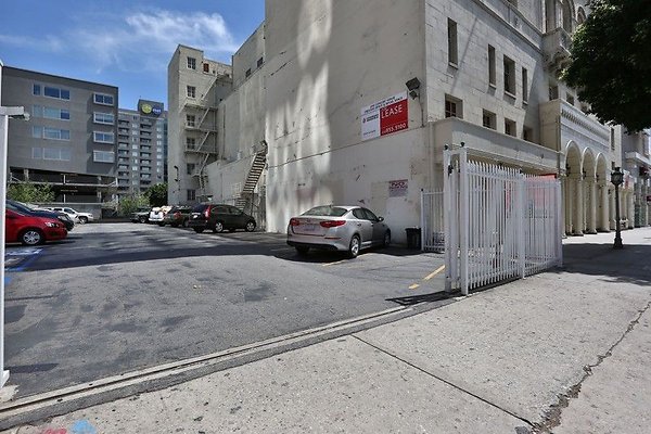 CapEquityTheVarietyArtsTheater6 CapEquityTheVarietyArtsTheater6