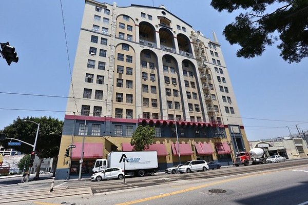 CEL 155 W Washington Blvd.