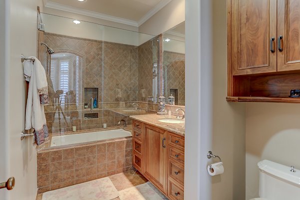 UNIVERSAL-A697-CHW-84 UNIVERSAL-A697-CHW-84