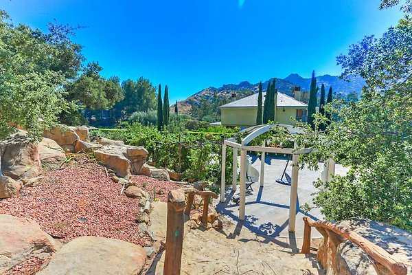 UNIVERSAL-A685-CW-81 UNIVERSAL-A685-CW-81