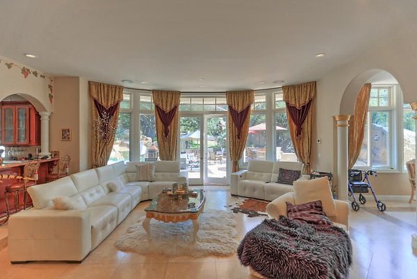 UNIVERSAL-A685-CW-33 UNIVERSAL-A685-CW-33