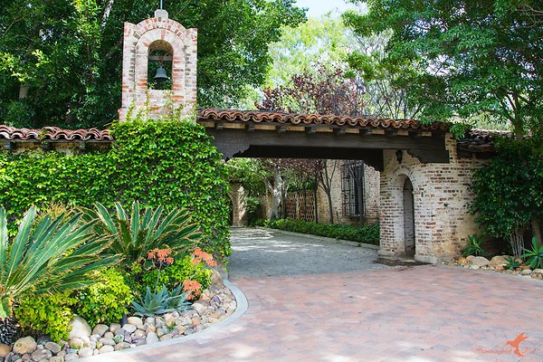 Sitting Bull 05 Entrance Driveway
