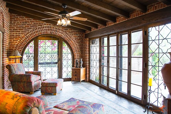 Sitting Bull 37 Sitting Room