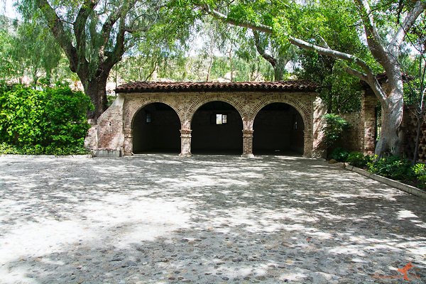 Sitting Bull 06 Motor Court