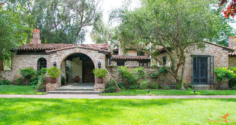 Sitting Bull 14 Front Exterior