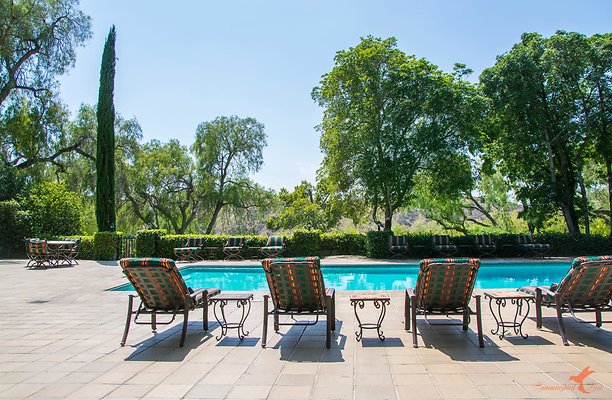 Sitting Bull 20 Pool Patio