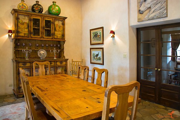 Sitting Bull 33 Dining Room