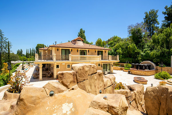 UNIVERSAL-D351-EN-102 UNIVERSAL-D351-EN-102