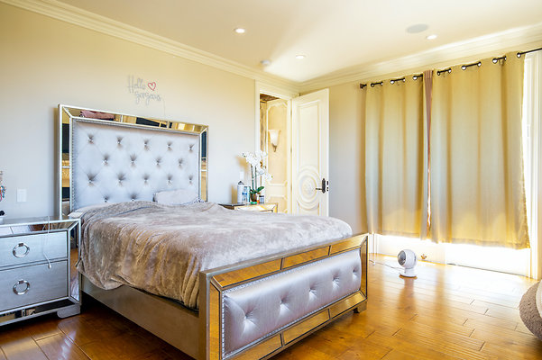 UNIVERSAL-D351-EN-74 UNIVERSAL-D351-EN-74