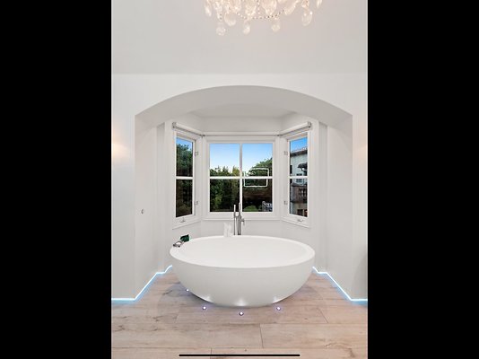 Carolwood Photos Spring 2022-25