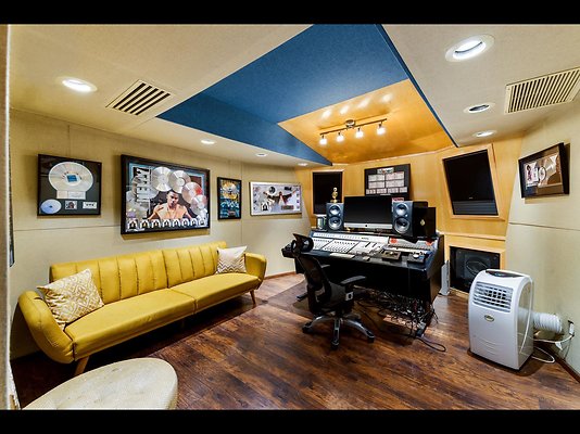 Carolwood Photos Spring 2022-33