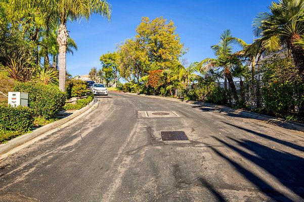 UNIVERSAL-D215-BW-2 UNIVERSAL-D215-BW-2