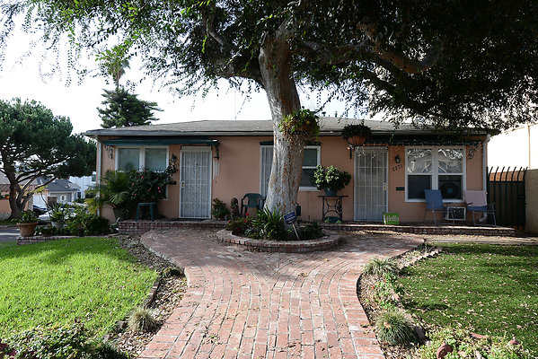 2271 Fox Hills Dr