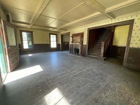 th Shelley&apos;s - 6