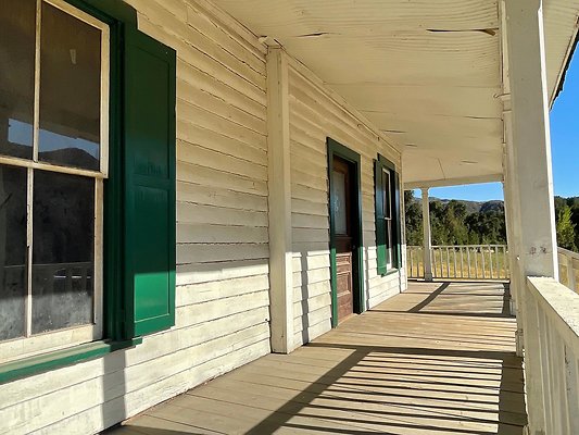 th Shelley&apos;s - 3