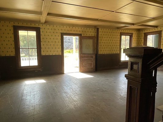 th Shelley&apos;s - 21