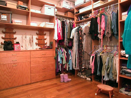4613 closet 1