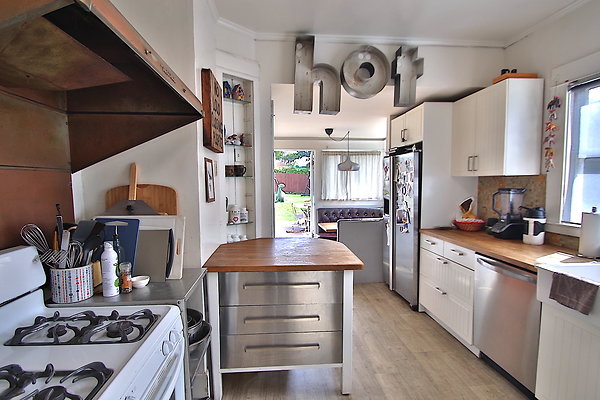 WESTSIDE LOCATIONS  35