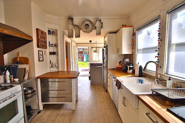 WESTSIDE LOCATIONS  33