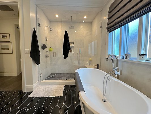 WESTSIDE LOCATIONS 61 WESTSIDE LOCATIONS 61