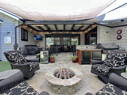 WESTSIDE LOCATIONS 73 WESTSIDE LOCATIONS 73