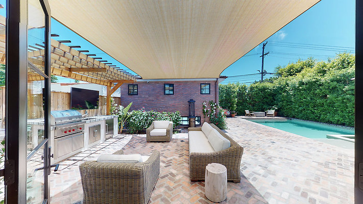 WESTSIDE LOCATIONS 77 WESTSIDE LOCATIONS 77