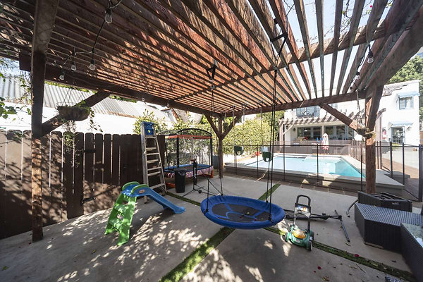 13617 patio 4 13617 patio 4