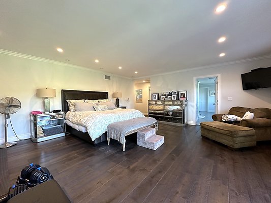 WESTSIDE LOCATIONS 65 WESTSIDE LOCATIONS 65