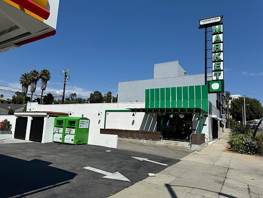Yummy.com supermarket on pico