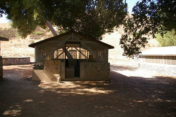 UNIVERSAL-2781-SV-CAMP-13