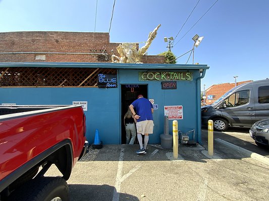 BAR Blue Room