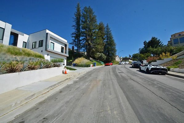 A Uni 4338 Gayle Dr  tarzana