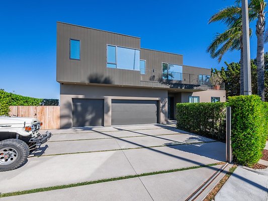 5star 1030 Somera Rd LA