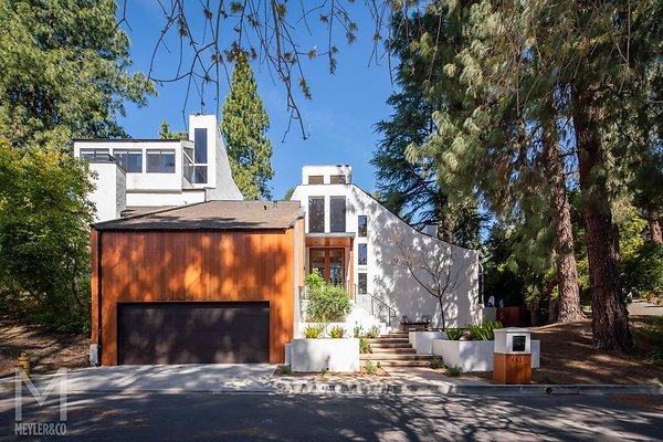 meyler 4833 Queen Victoria Rd Woodland Hills
